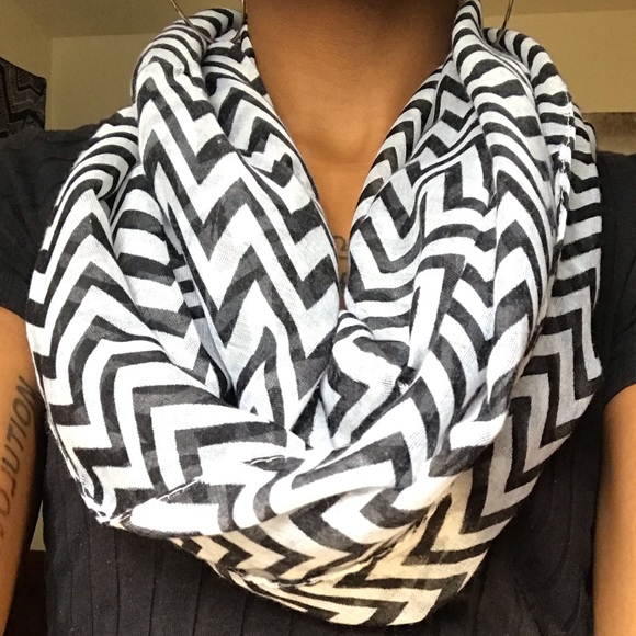 Women’s Infinity Scarf - Picture 2 of 4